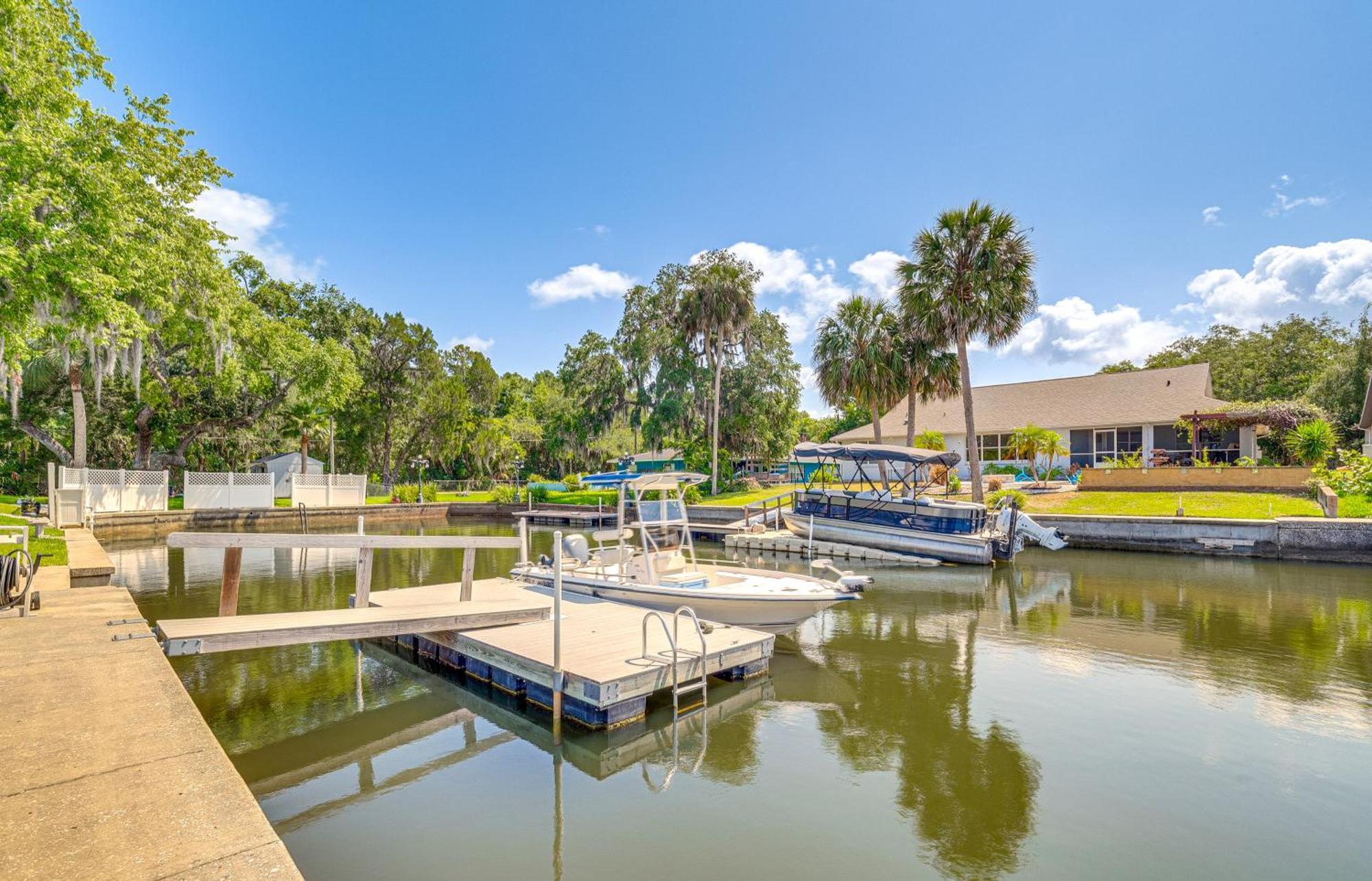 Crystal River Getaway With Dock, Kayaks And Bicycles! Exterior photo